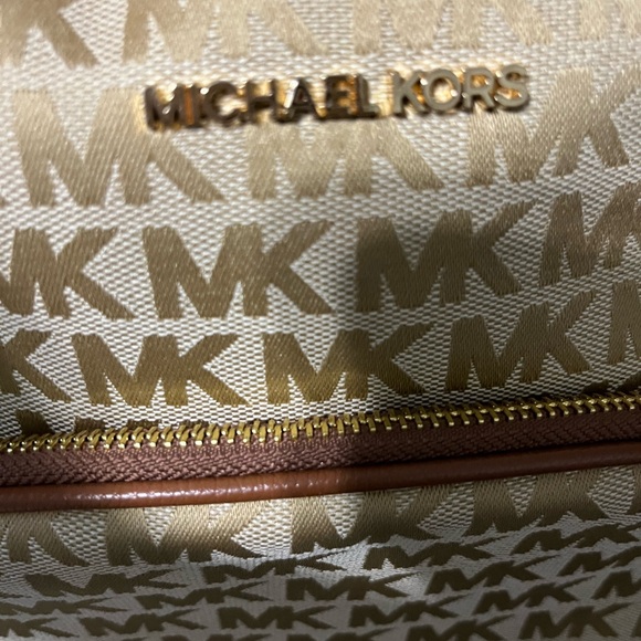 MK BACK PACK 😍 - Picture 13 of 15